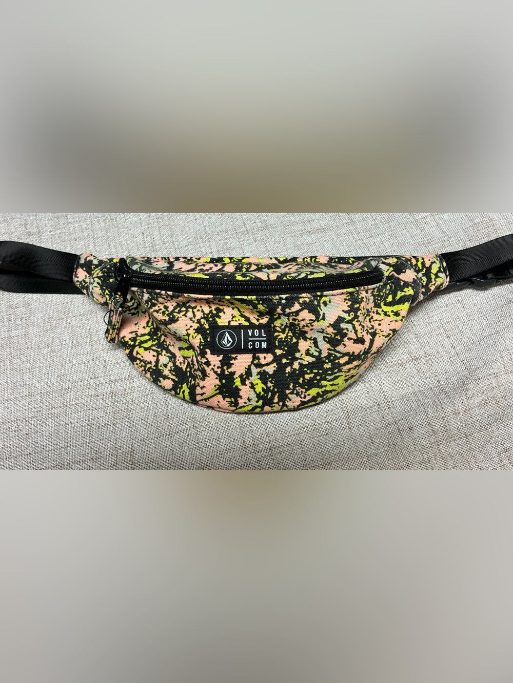 Volcom waist pack -
Splatter Print Waist Bag - Black, Pink, Yellow